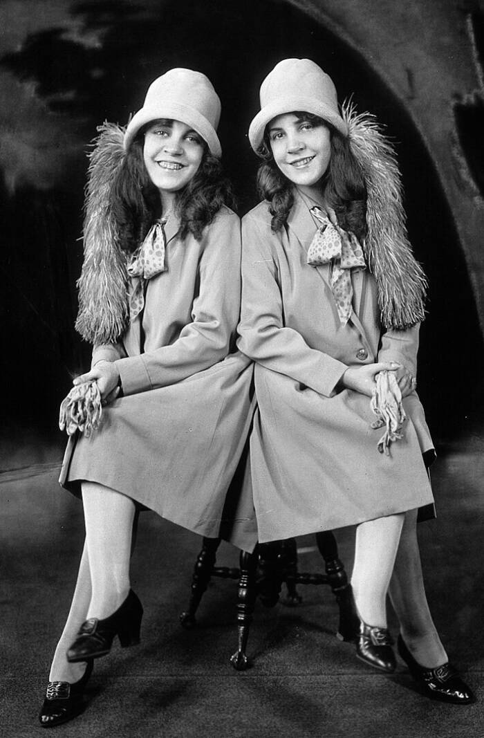 Daisy And Violet Hilton